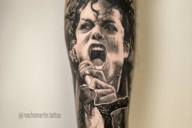 Tatuaje realista retrato Michael Jackson. Autor: Nacho Martin.