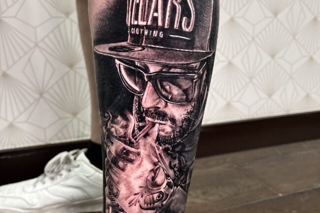 Tatuaje realista retrato Fyahbwoy. Autor: Daniel Castaño.